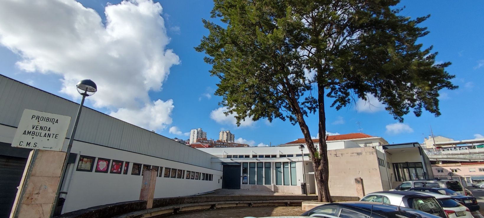 Vende-se Loja Queluz