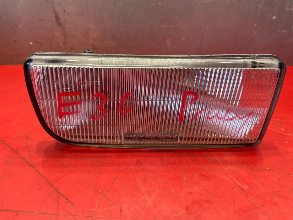 HALOGEN PRZEDNI PRAWY PRZECIWMGIELNY BMW E36