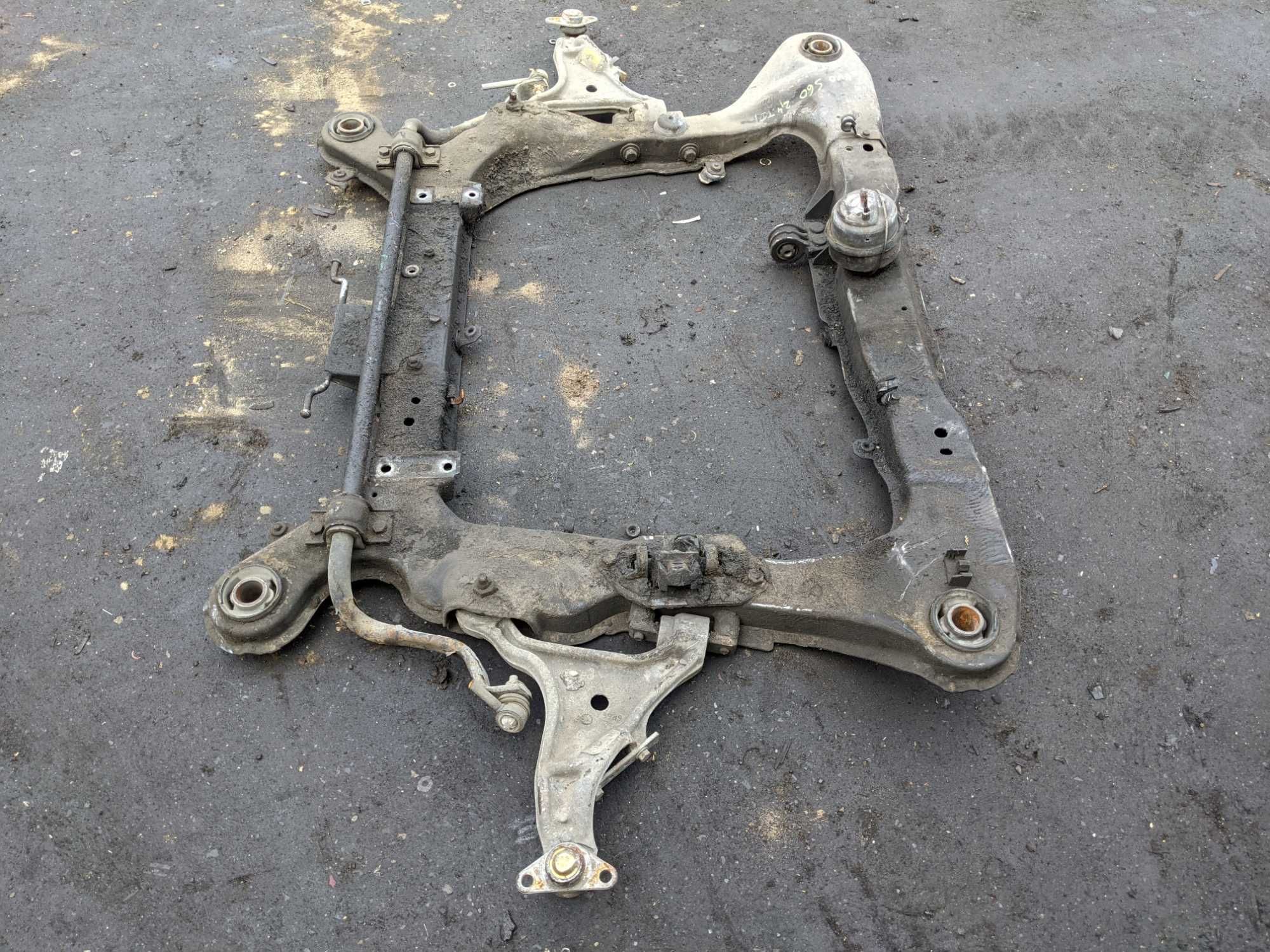 Volvo S60 2.4 D5 Sanki Wózek Belka Trawers Kołyska Przód