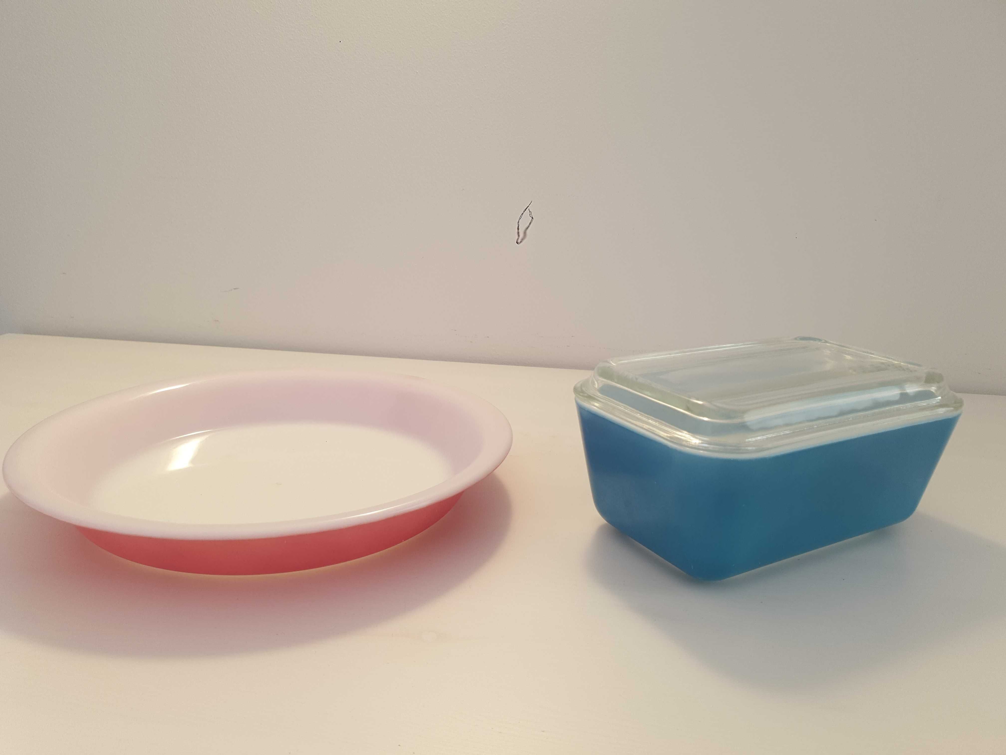Pratos Primary Colours Pyrex vintage meados do século azul  vermelho