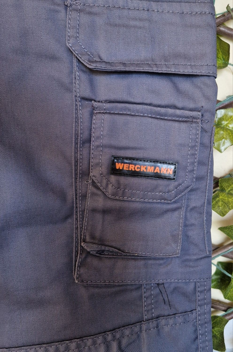 Calças de trabalho novas em preto multibolsos
Elástico n 50
Fabrique e