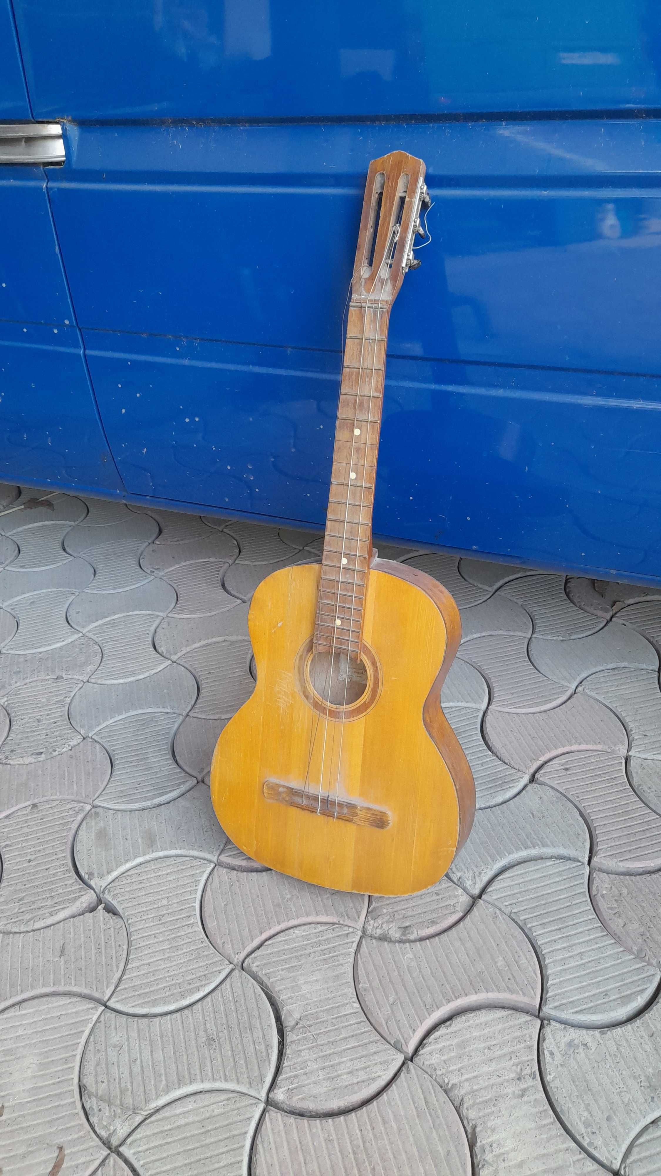 Гітара під ремонт