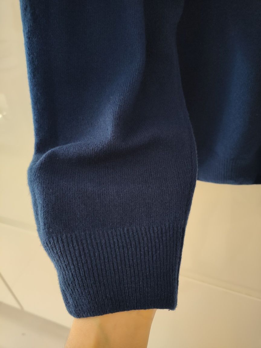 męski sweter Bytom niebieski indygo wełniany wełna L/XL dekolt serek