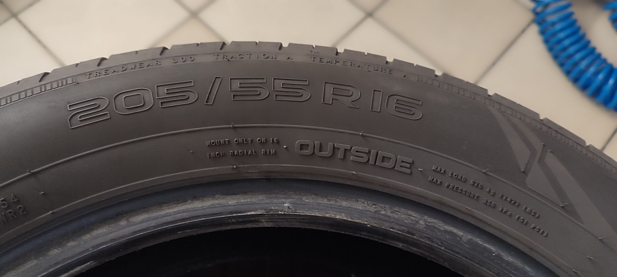 205/55r16 94 W XL  NOKIAN WETPROOF
