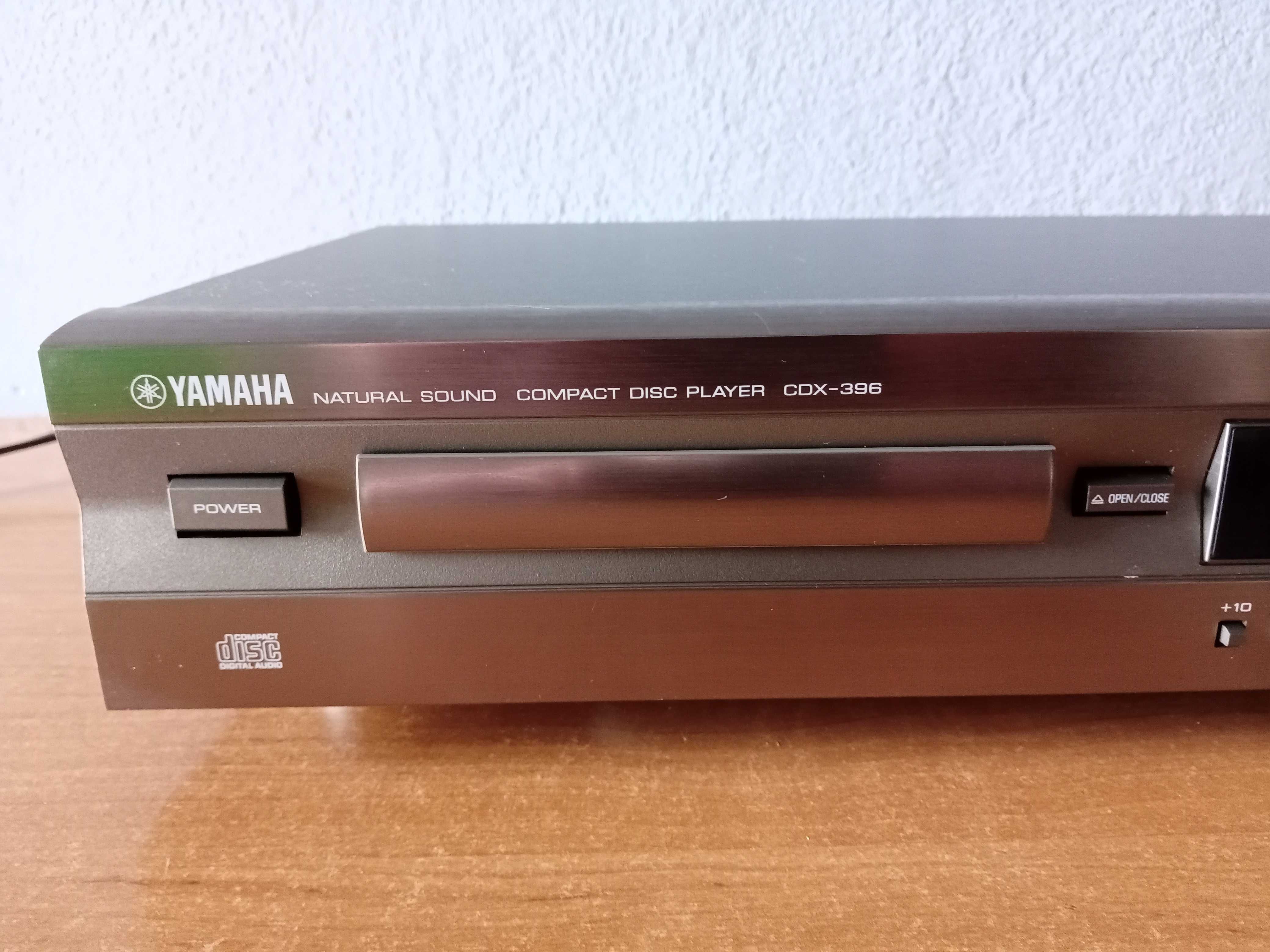 Yamaha CDX-396 odtwarzacz CD z wyjściem OPTICAL, uszkodzony