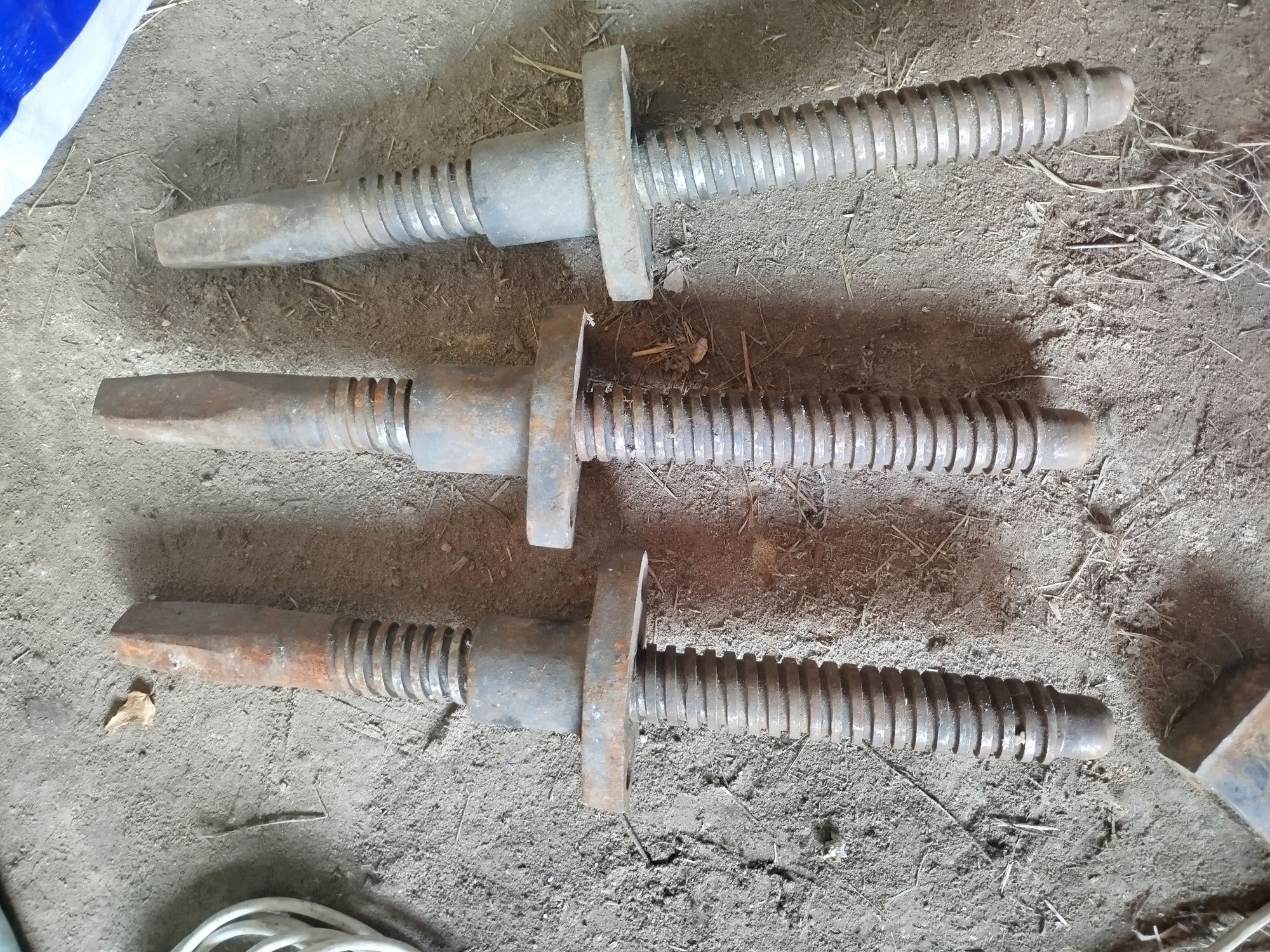 Продам Гвинти 3 штуки