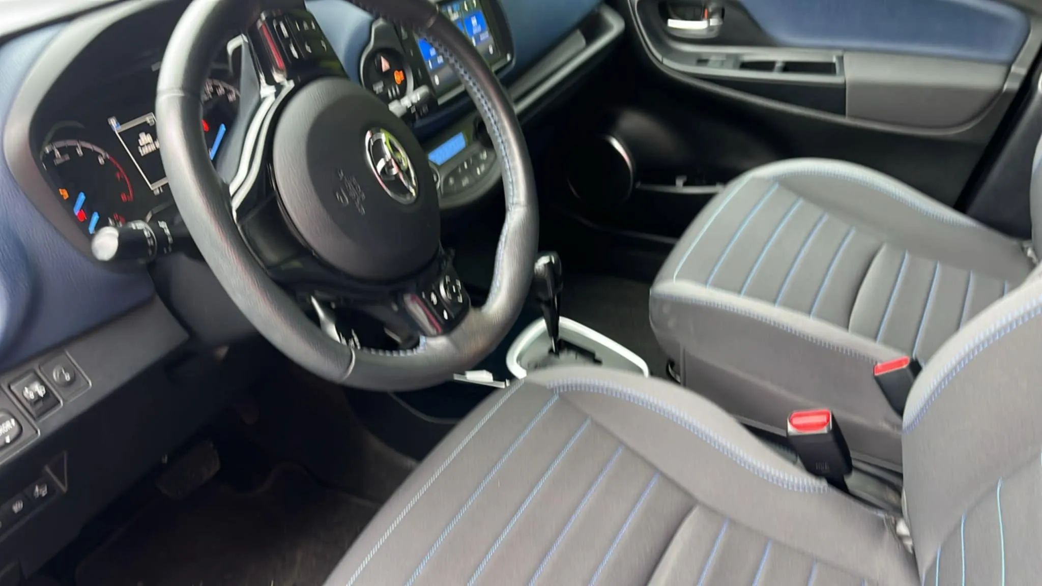 Toyota Yaris TOYOTA YARIS 2019 BEZ PCC niski przebieg 1 właściciel AUTOMAT