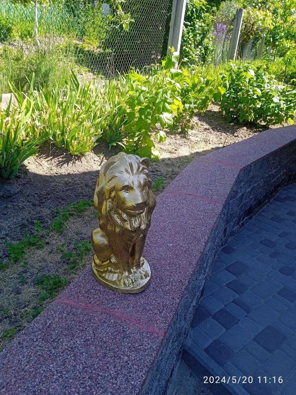 Бетонна декоративна скульптура "Лев Малюк"