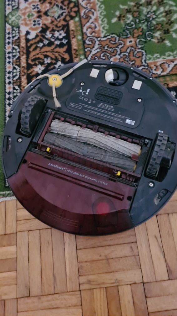 Robot odkurzający odkurzacz iRobot Roomba 680