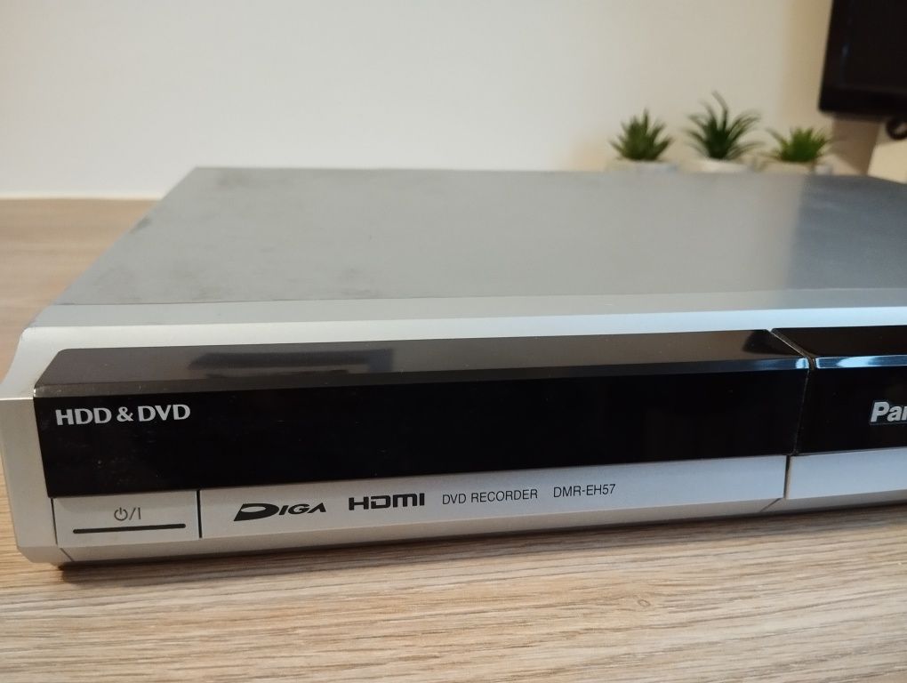 Nagrywarka Panasonic DMR-EH57 HDD&DVD 160GB DIGA HDMI dts + pilot