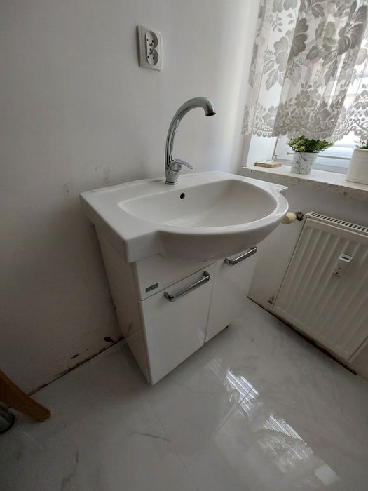 Szafka połysk, zlew i  bateria - koło