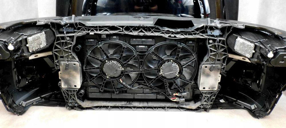 AUDI Q5 80A Передня панель телевізор