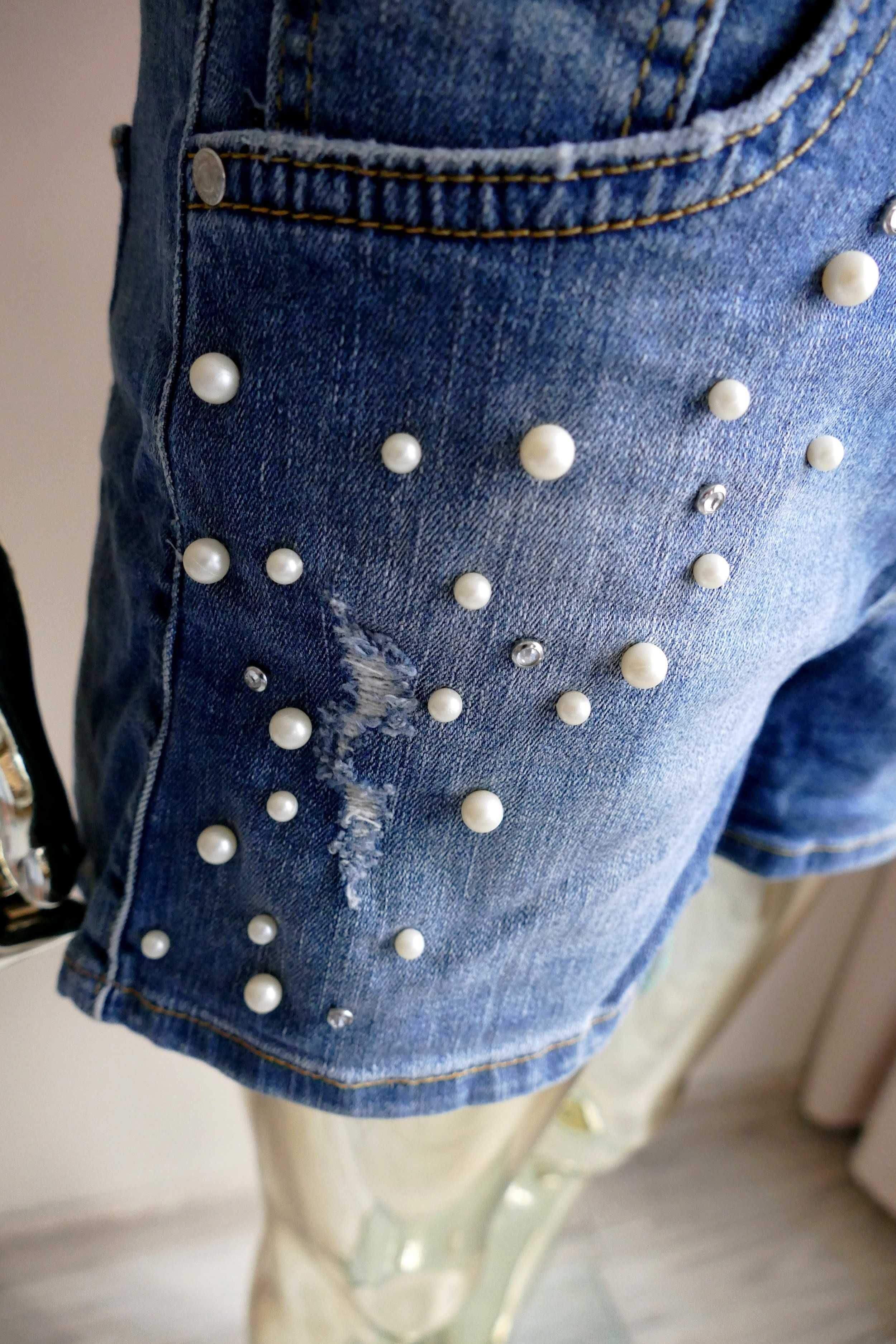 Reserved jeansowe szorty z ozdobnymi perełkami M