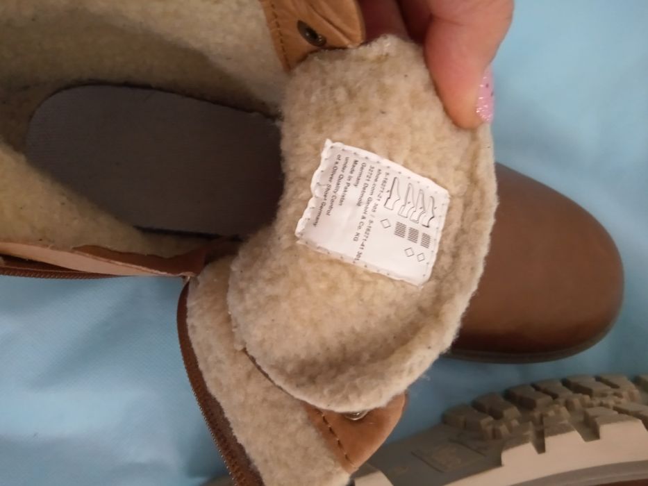 Ботинки на 43 размер , новые,бренд,качество!