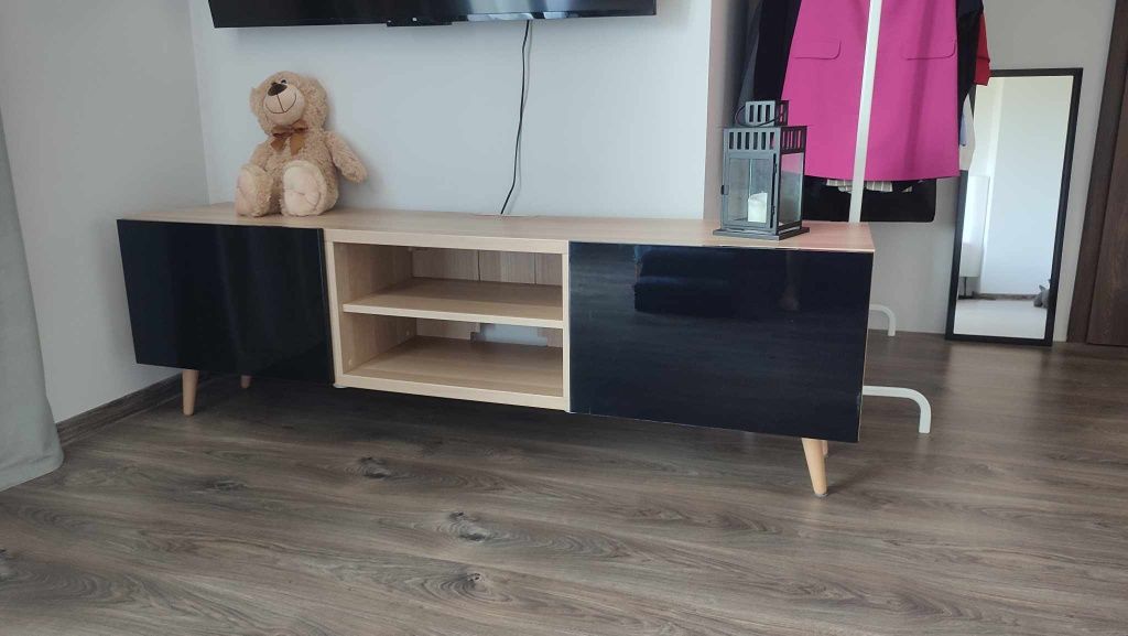 Szafka RTV Ikea besta