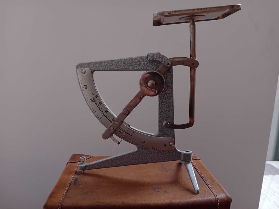 Balança antiga de cartas