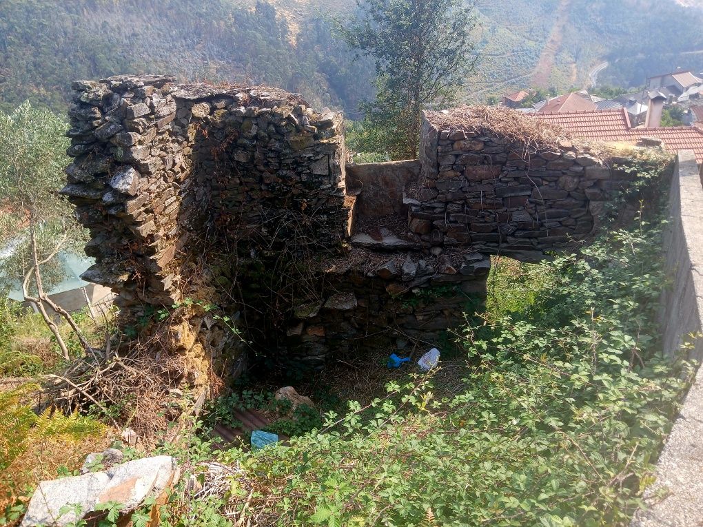 Terreno Eiriz - Castro Daire