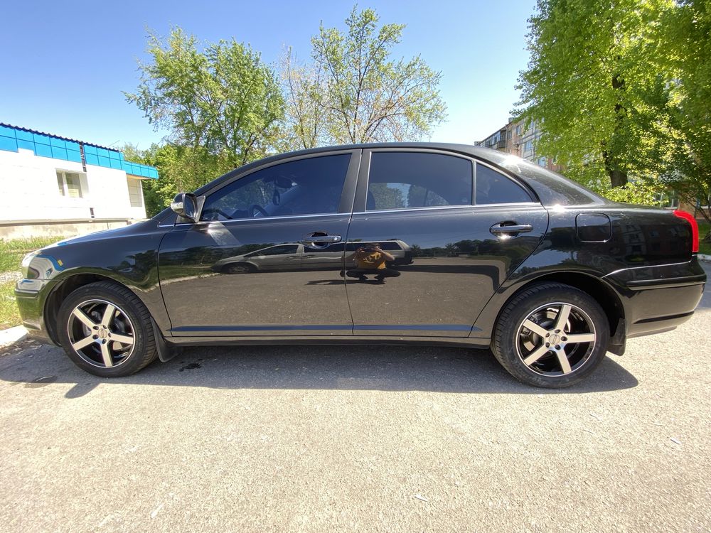 Продам Toyota Avensis