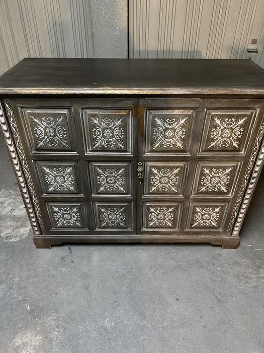 Comoda antiga madeira trabalhada