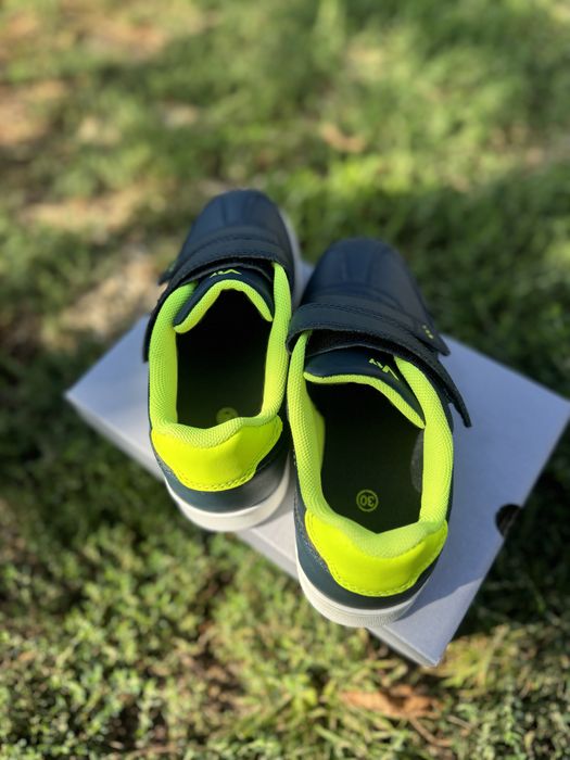 Новые кроссовки 30р