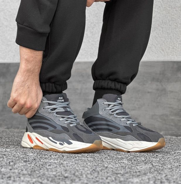 Зимові підліткові Кросівки Adidas Yeezy Boost 38 розмір