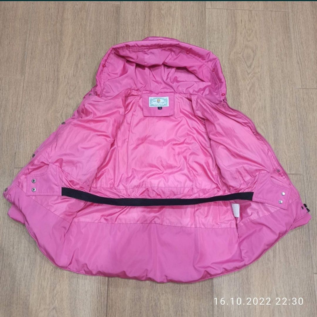 Курточка для девочки зимняя на рост 130 см,на 6- 7 лет.