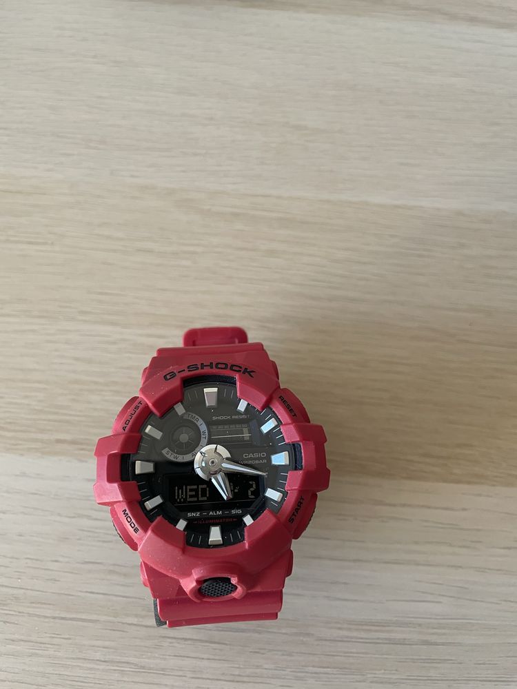 G-shock Casio GA-700 czerwony
