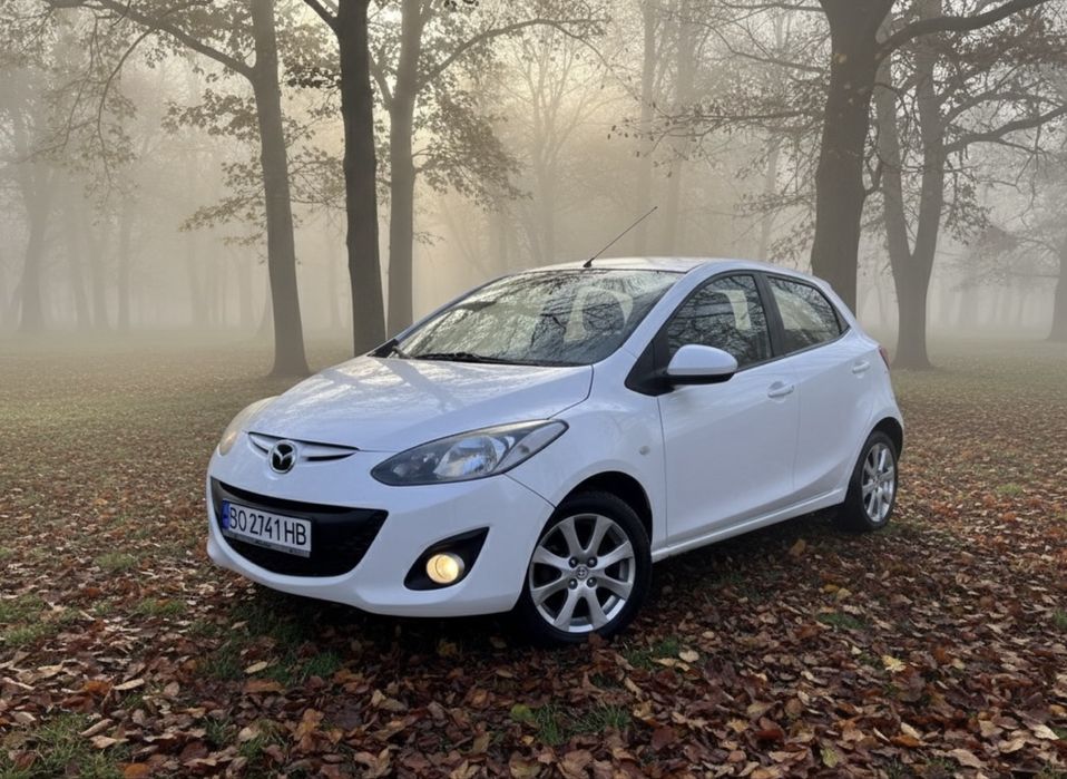 Mazda 2(2011) АВТОМАТ 1.5бензин