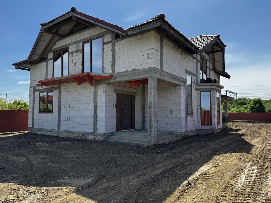 Продаж якісного будинку для великої родини