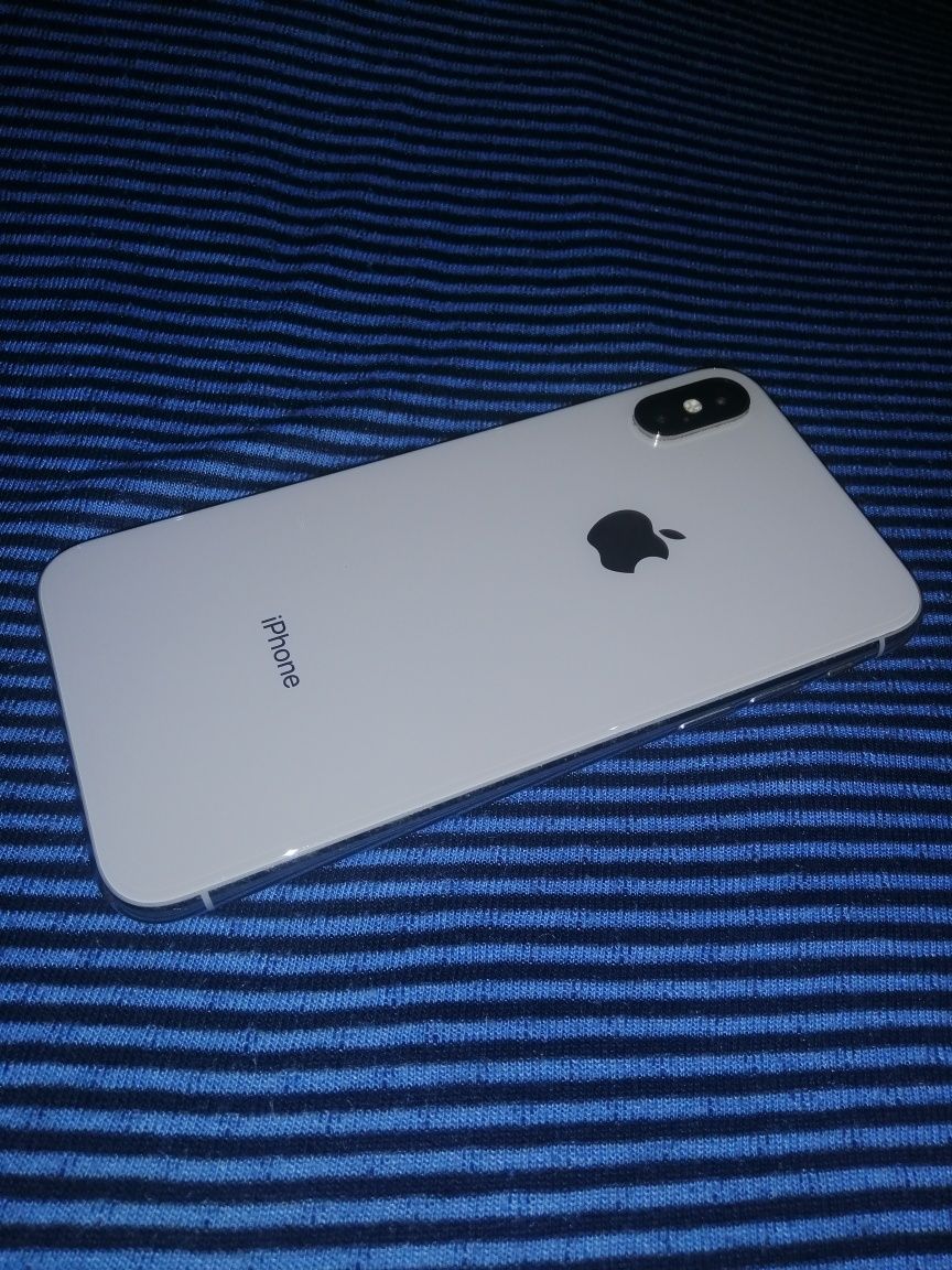 Продам IPhone 10 (X), 64Gb