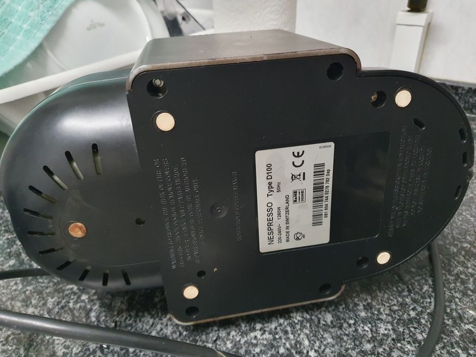 Máquina de café nespresso ESSENZA - para peças