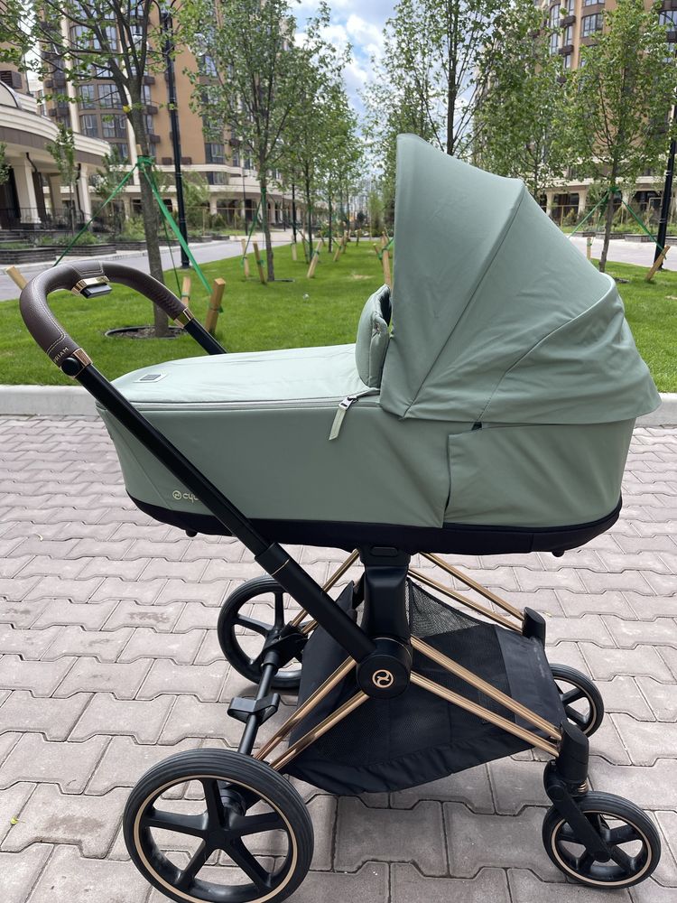 Коляска Cybex Priam 4.0 Rose Gold. 2в1. В чудовому стані.