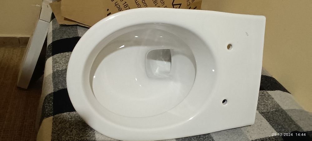 Продам  подвесной унитаз JIKA DINO  с  крышкой  с микролифтом