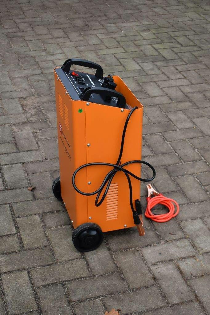 Booster Carregador de Baterias 12v e 24v KM/CDR-530
