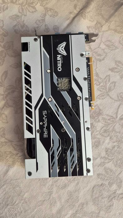 Gráfica sapphire Radeon Nitro+ 8GB GDDR5