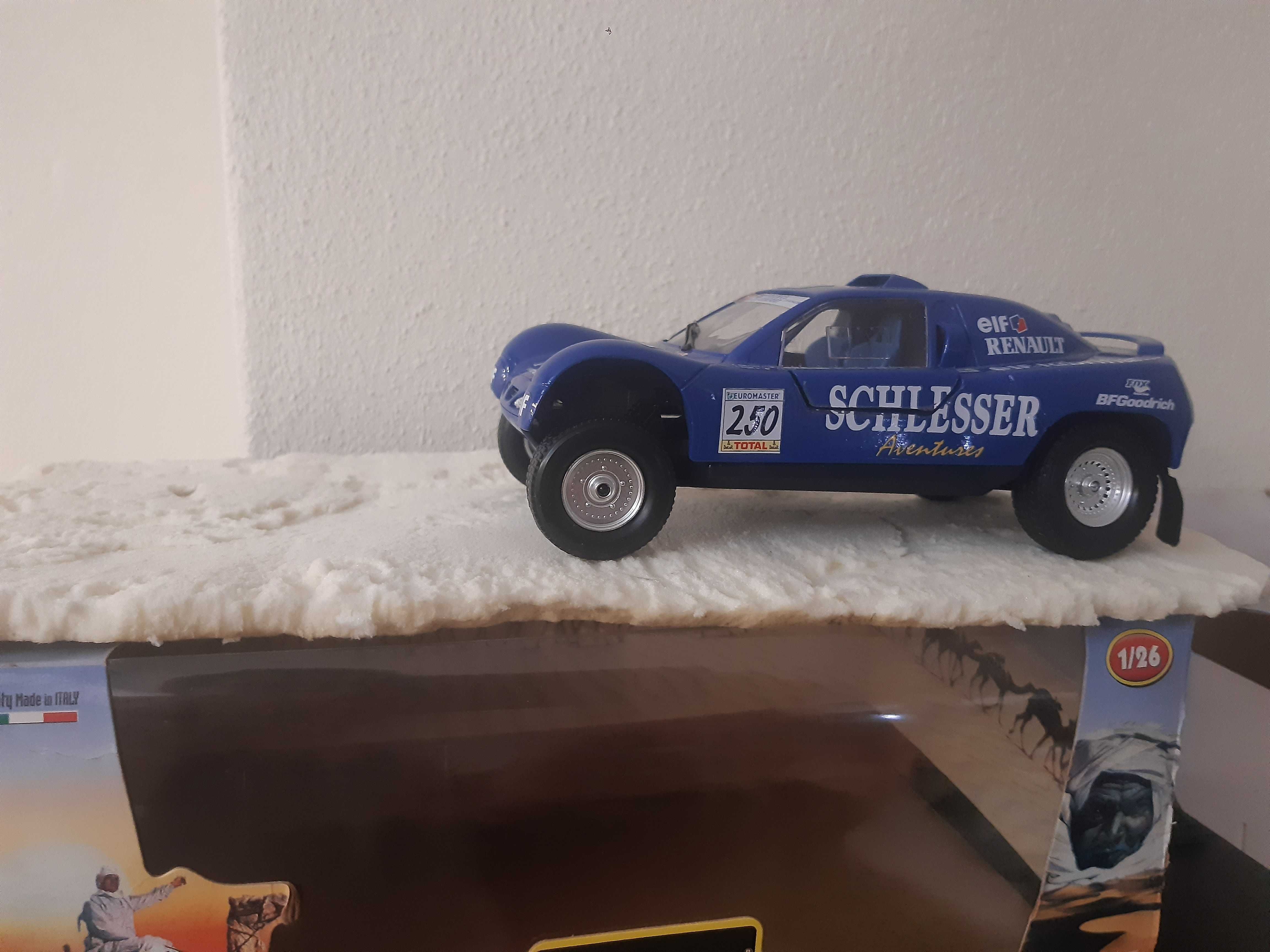 1/24 miniatura Renault Rally Dakar ( nova em caixa)