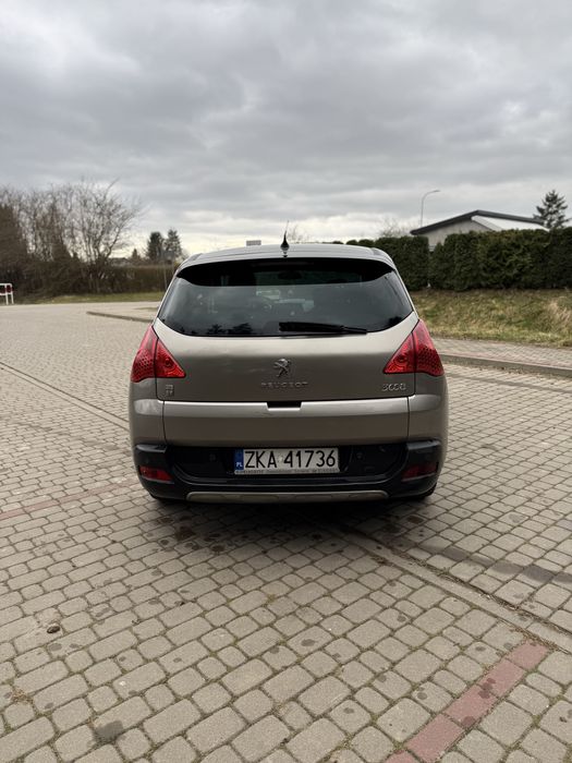 Sprzedam Peugeot 3008 Hybrid 2013r. Cena do negocjacji