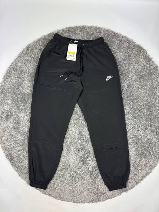 Штани Nike нейлонові