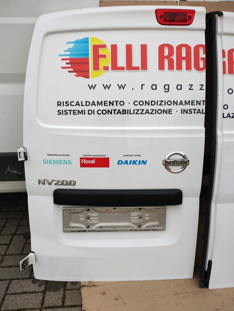 NISSAN NV200 Drzwi tył prawe lewe