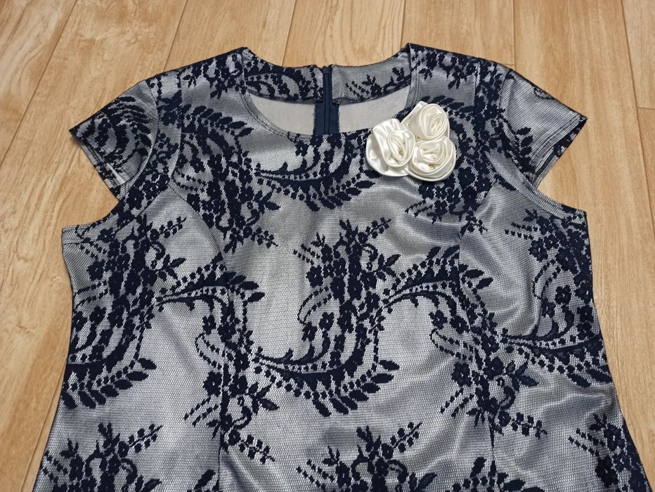 Сукні жіночі, розміри 46, 54