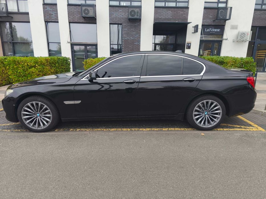 BMW 7 Series 2011