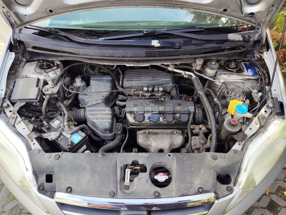 Honda FR-V 1.7. Gaz. 6 osób.