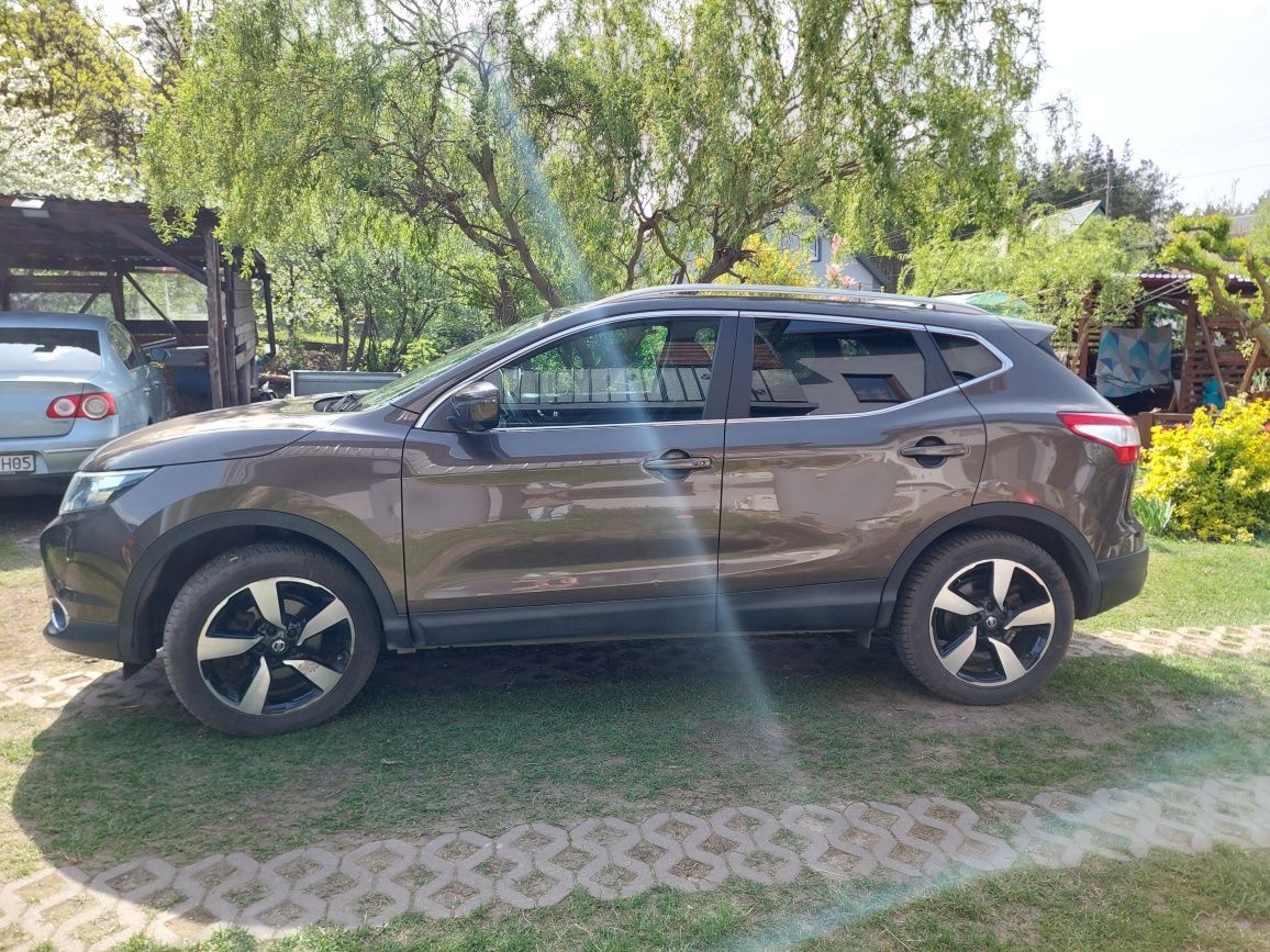 Nissan Qashqai 2 Tekna 1.2