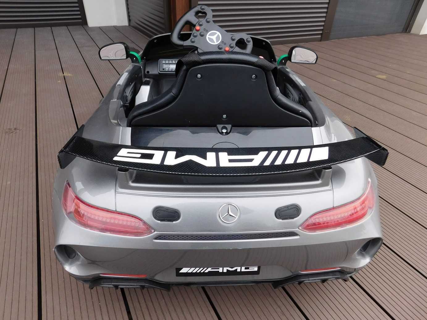 Mercedes AMG GT4 licencjonowany samochód elektryczny dla dzieci