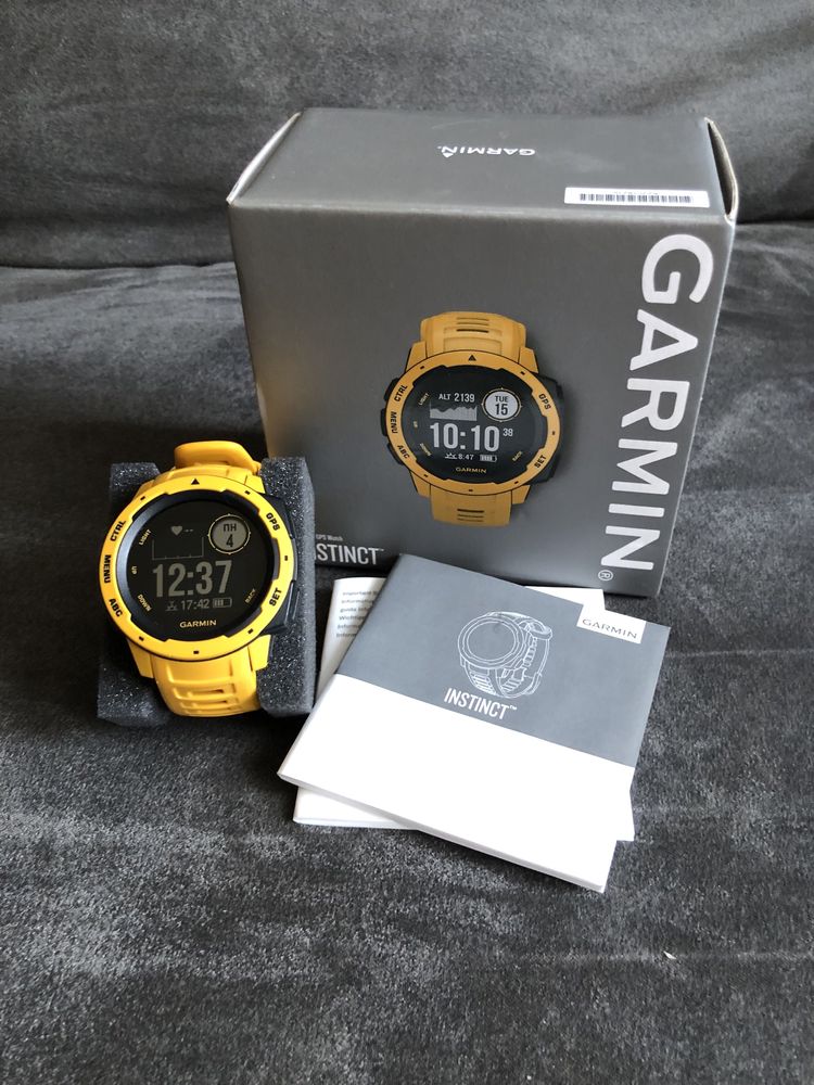 Смарт годинник Garmin Instinct