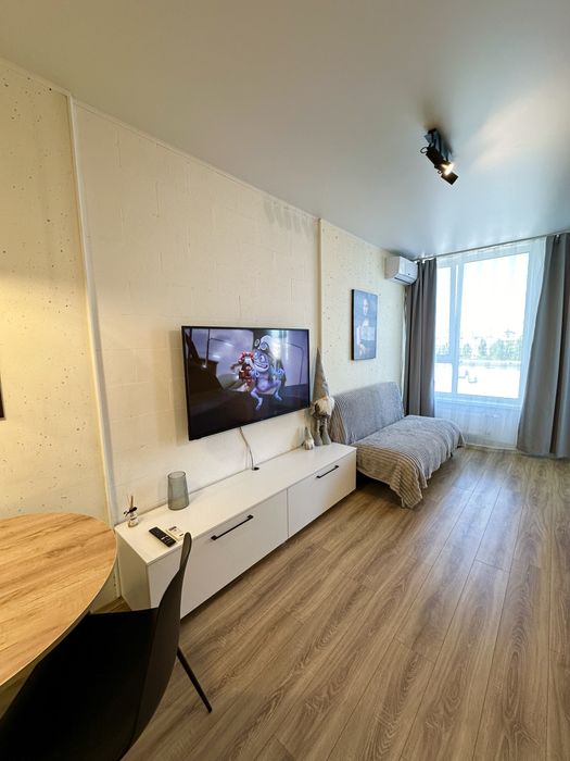 1к квартира студия с лоджией посуточно ЖК Комфорт Таун