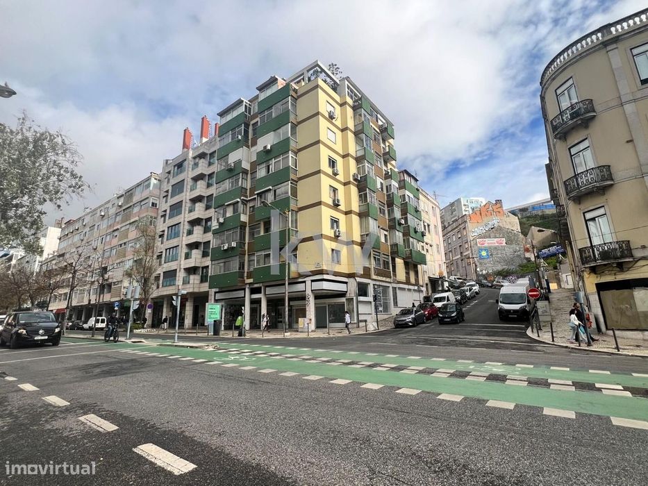 Comércio para Arrendamento na Av. Almirante Reis – 900 m2 em Localizaç