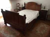 Cama de casal madeira escura Antiga
