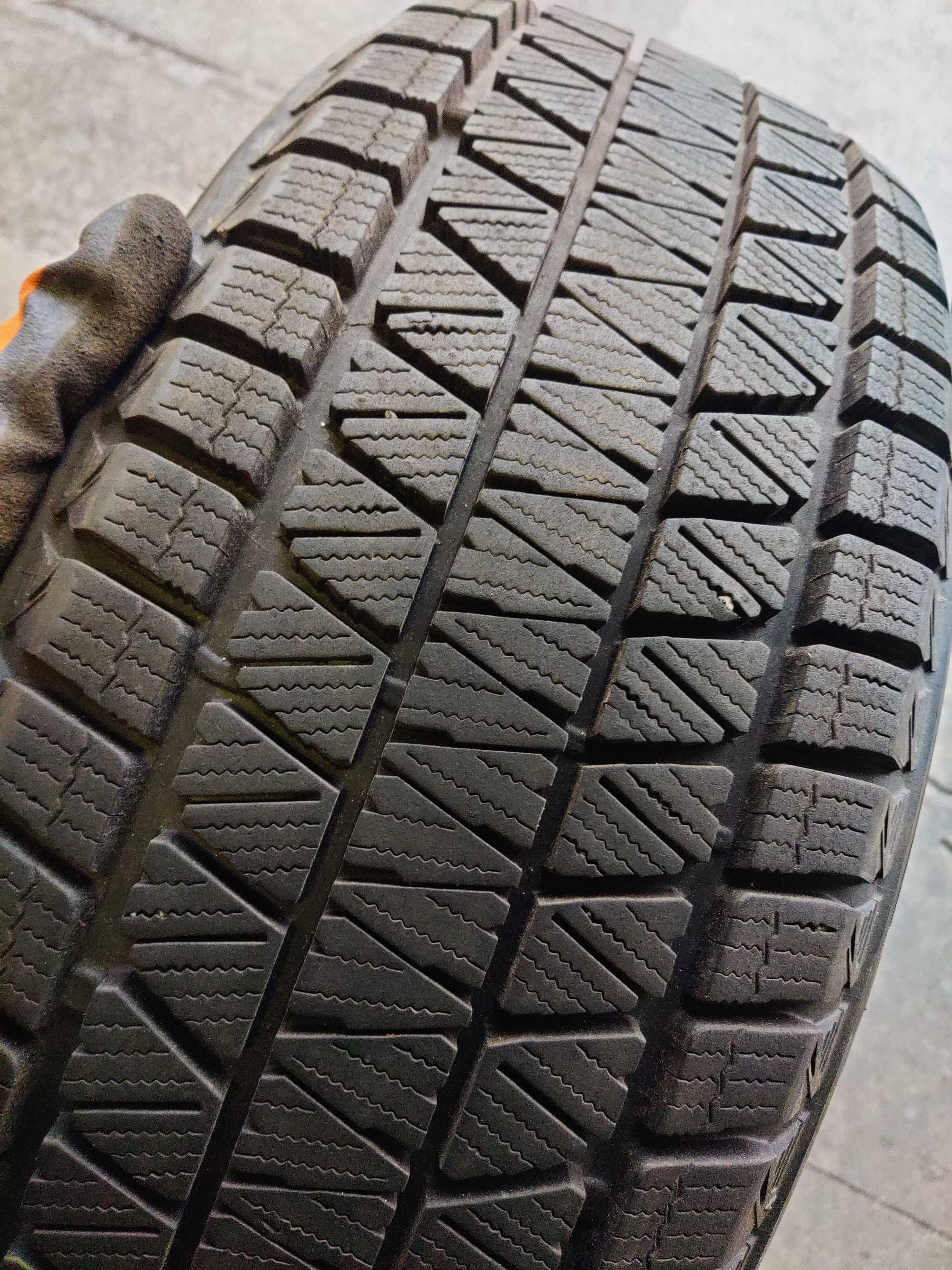 1шт r20 235/55 Bridgestone Blizzak DM-V3 зимова шина як НОВА