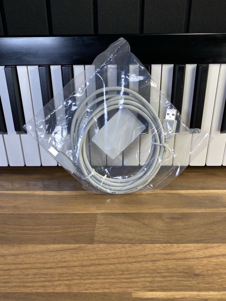 MIDI клавиатура Alesis V49